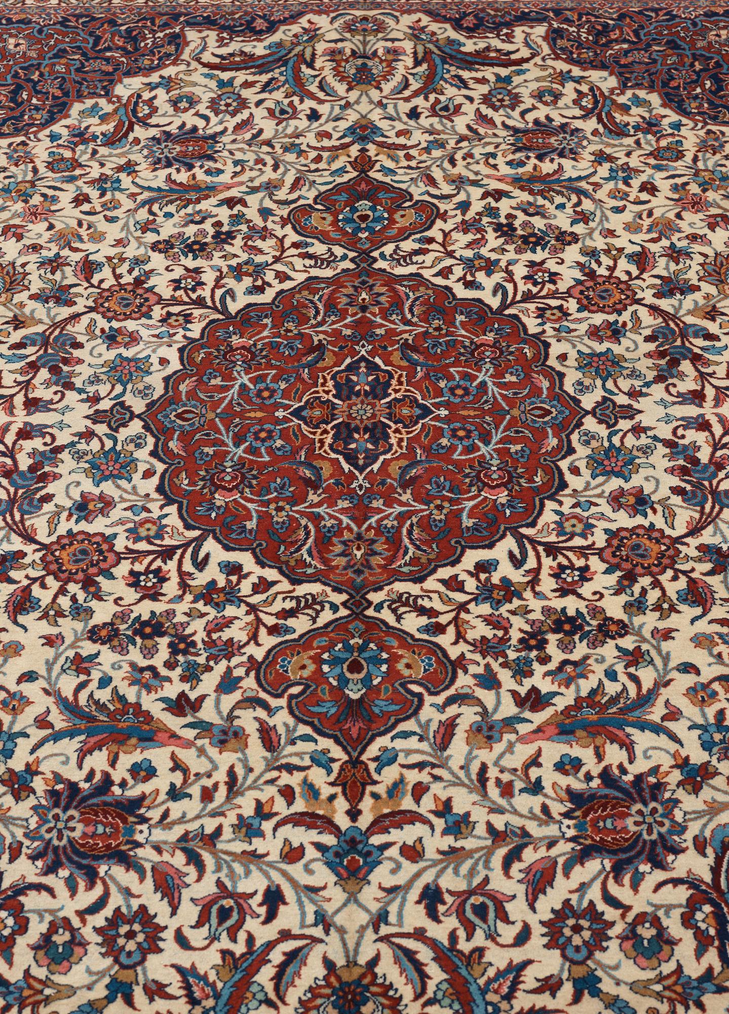 OLD ESFAHAN. 306 x 213 cm.