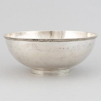 A silver bowl, maker's mark CF Carlman, Stockholm, 1940.