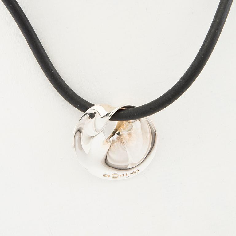 Vivianna Torun Bülow-Hübe, halsband "Möbius" för Georg Jensen.