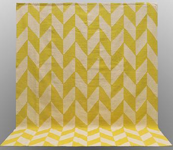 A CARPET, flat weave, ca 339 x 268 cm.