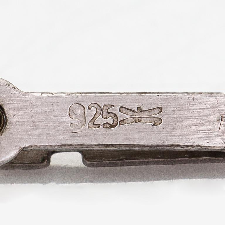 Helminauha ja korvakorut, 18K valkokultaa, hopeaa ja viljellyt helmet.