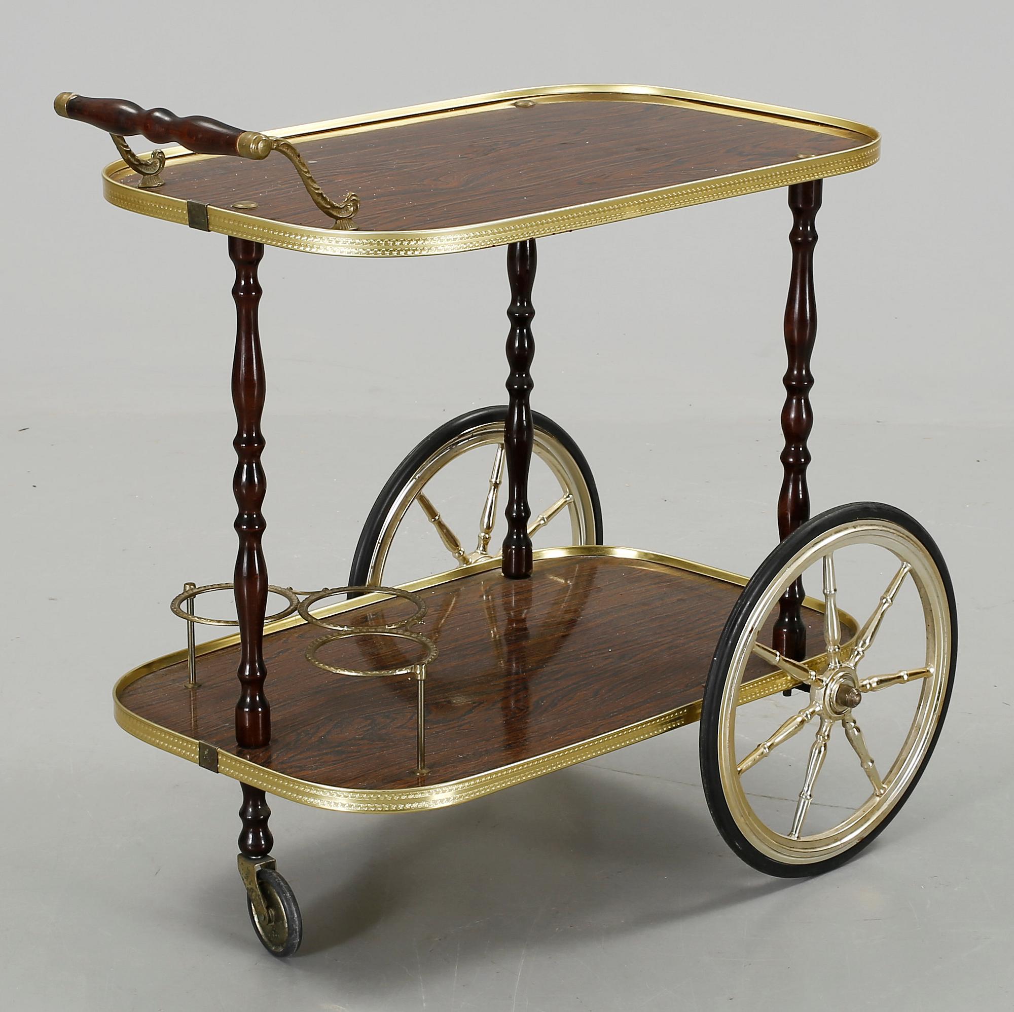 SERVERINGSVAGN, 1900-talets andra hälft.