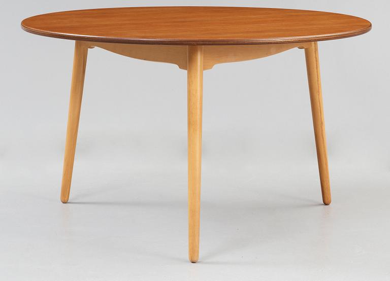 A Hans J Wegner teak top dining table with six chairs, Fritz Hansen ca 1963.