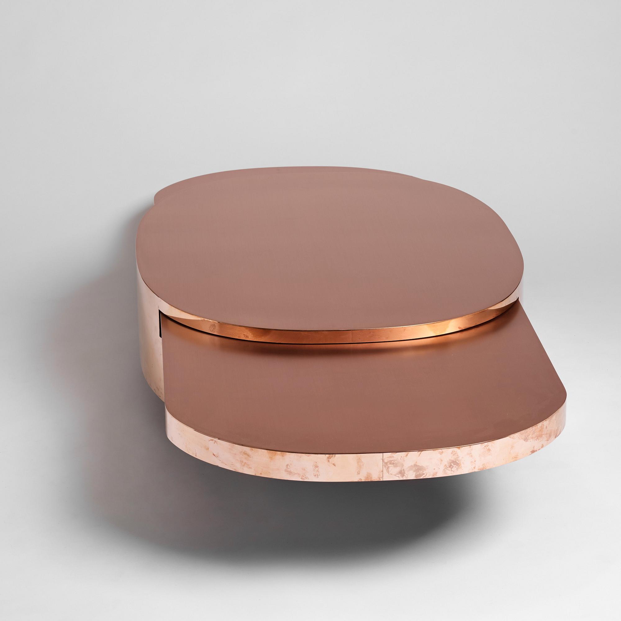 Gabriella Crespi, bord, "Elisse", ur serien "New Bronze Age", Gallery Rita Fancsaly, Milano 2015, nr 2 i upplaga av 9 exemplar.