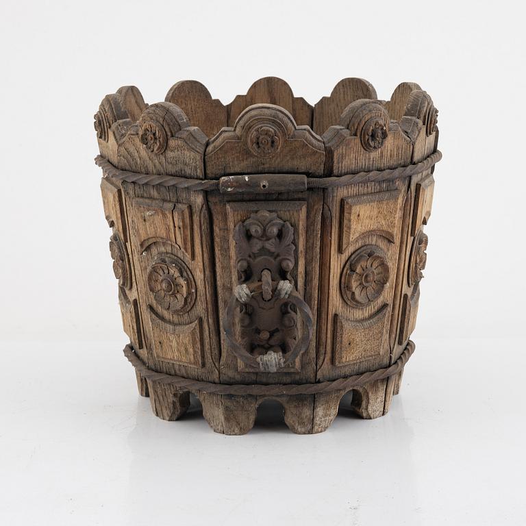 A wooden pot, around 1900.