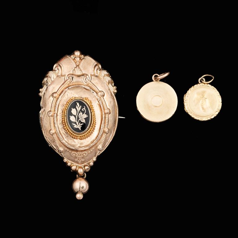 BROSCH samt HÄNGEN, 2 st, 14k guld, 1800 / 1900-tal. Total vikt ca 13 g.