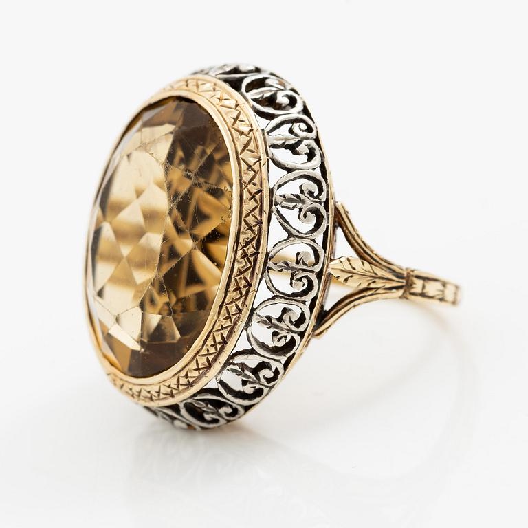 Ring 14K guld och silver med en fasettslipad citrin.
