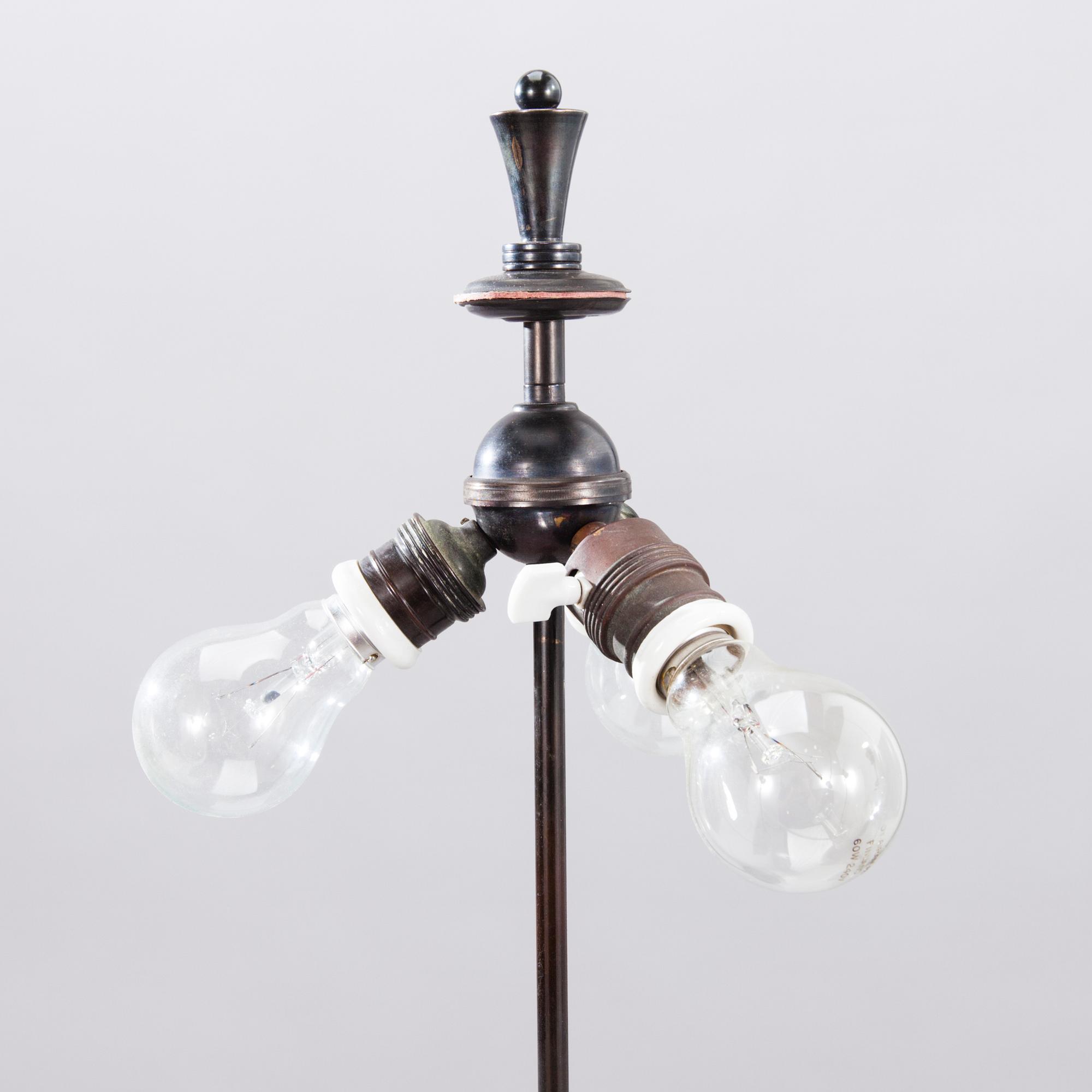 BIRGER HAHL, GOLVLAMPA, tillverkare Helsingfors Centralfängelse 1929.