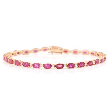 Bracelet 18K gold with rubies and brilliant-cut diamonds.