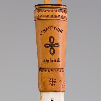 JAKTKNIV, signerad Janne Marttiini, Rovaniemi, Finland, 1986.