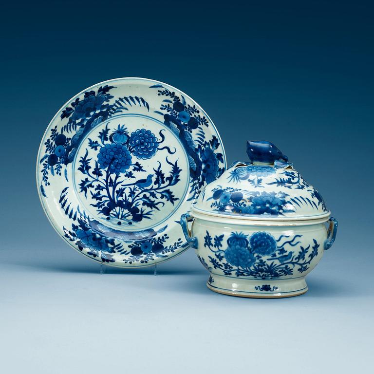 A  blue and white tureen with cover and saucer, Qing dynasty, Qianlong (1736-95).