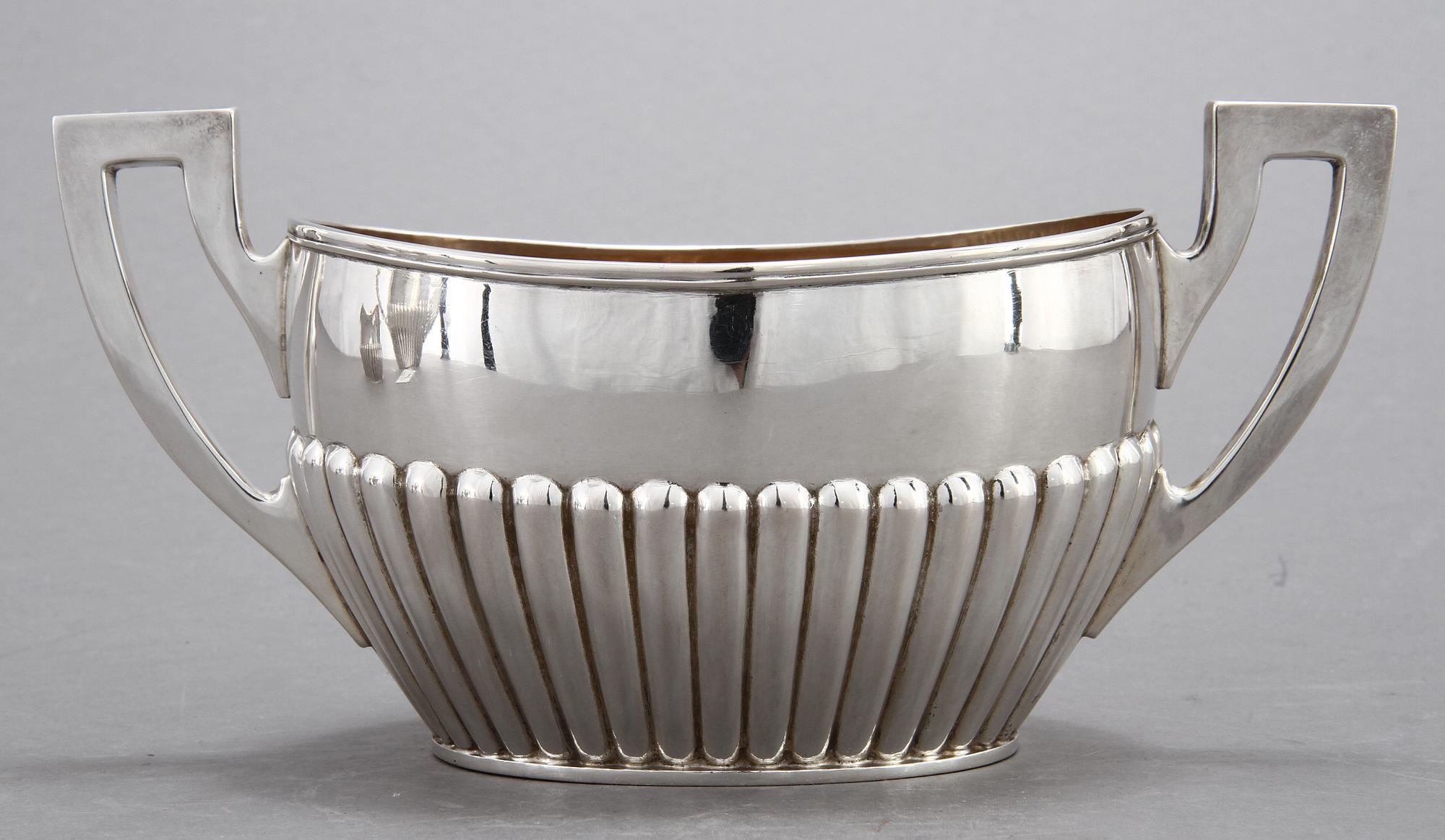 KAFFESERVIS, 3 delar, silver, empirstil, Stockholm, 1915. Vikt ca 1253 gr.