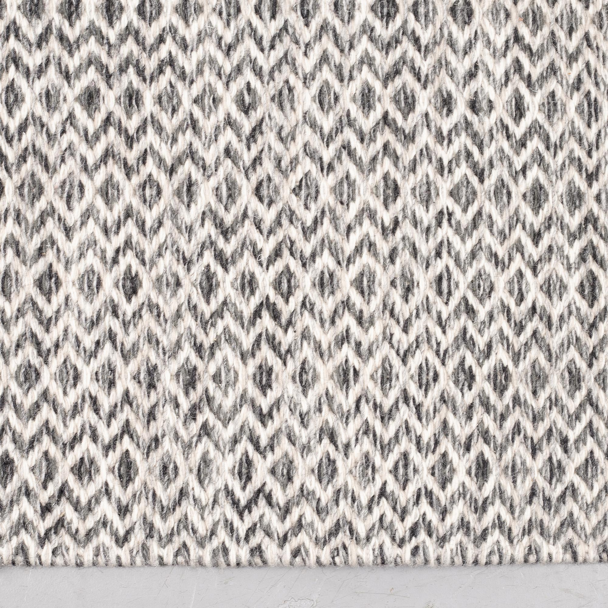 Gunilla Lagerhem Ullberg, a carpet, "Ingrid 919, 580", ca 301-302,5 x 195-197 cm, Kasthall.