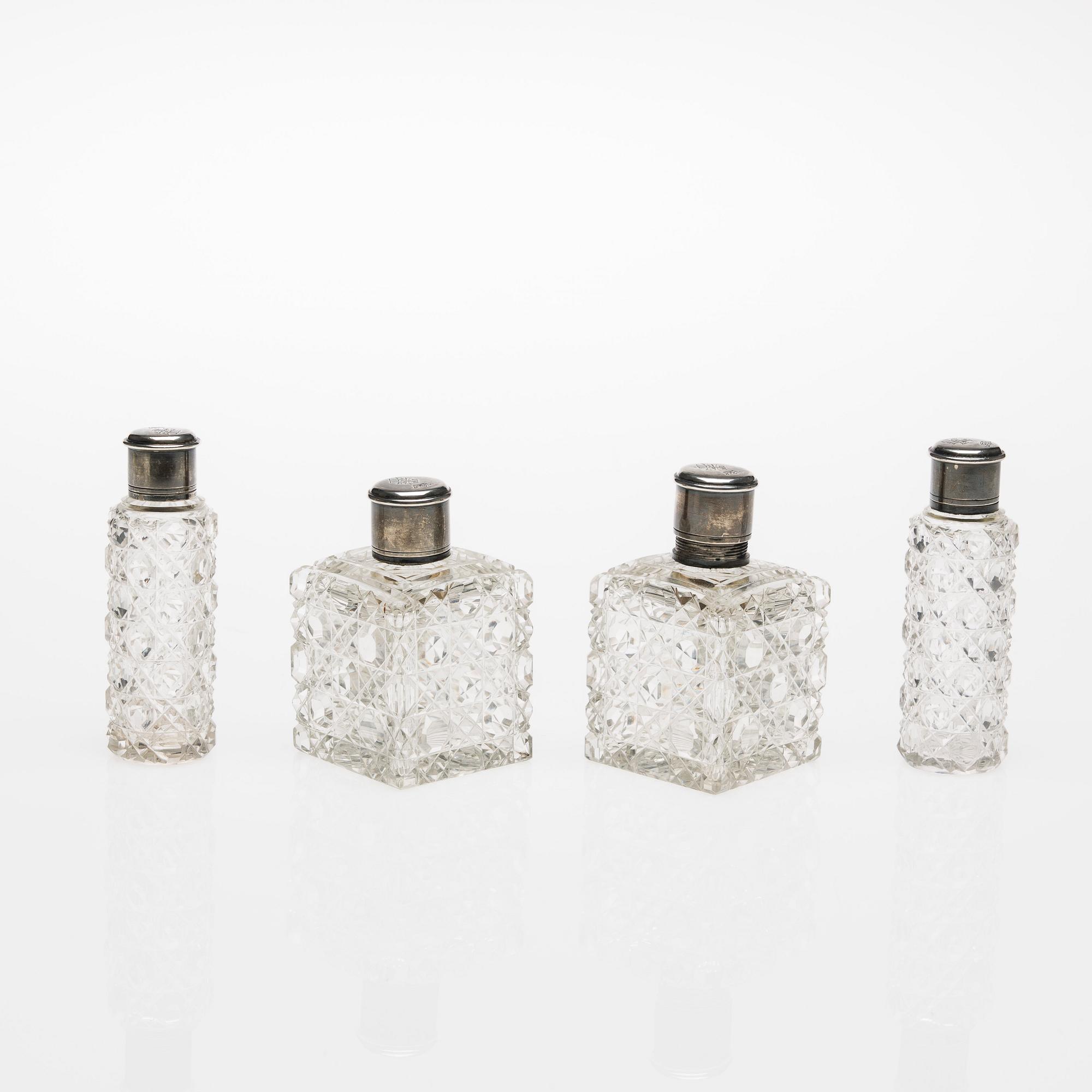 PARFYMFLAKONGER, 2+2 st, glas och silver, sannolikt Ryssland, 1900-talets början.