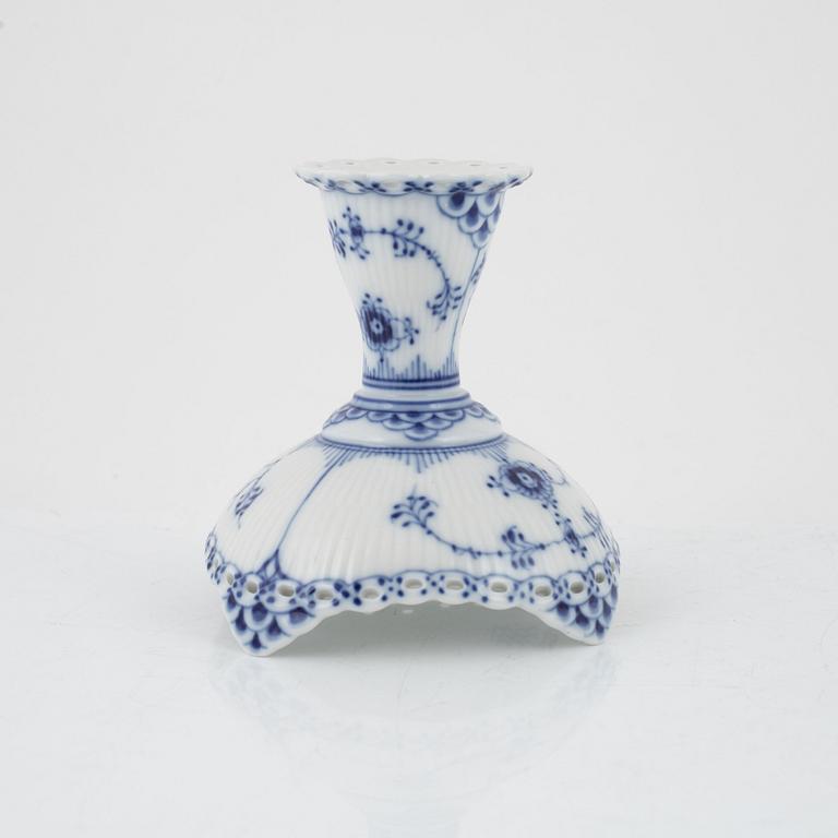 A 12-piece 'Musselmalet' porcelain coffee service, Royal Copenhagen, Denmark.