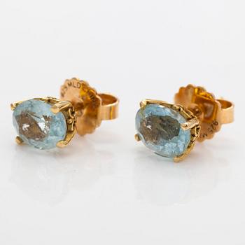 Korvakorut, 18K kultaa, topaasi ja akvamariini.