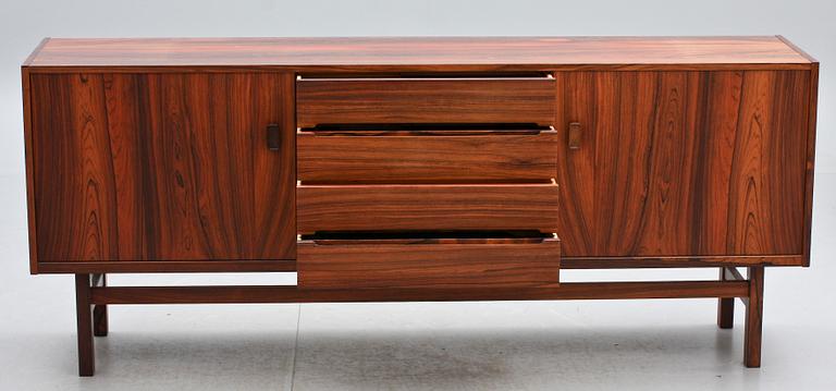 SIDEBOARD, "Arild", Nils Jonsson för Troeds industrier, Bjärnum, 1960/70-tal.