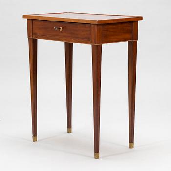 PÖYTÄ, myöhäiskustavilainen, signeerattu C G Foltiern, 1800-luvun alku.