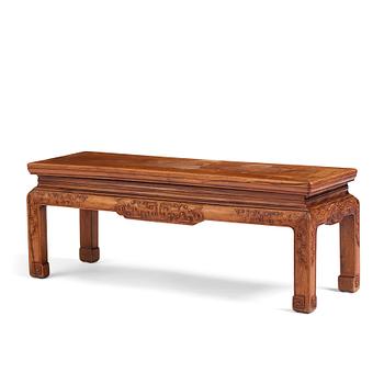 1114. A huanghuali low table, Qing dynasty, 19th century.