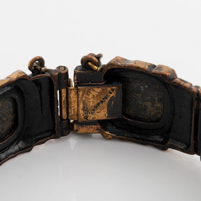 Pentti Sarpaneva, Armband, brons.