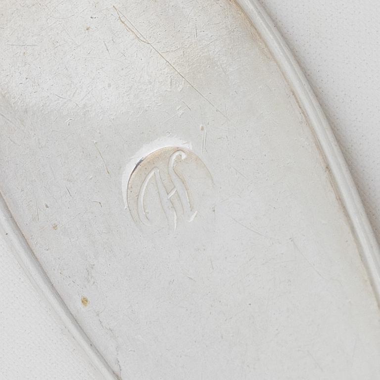 Bestick, 22 st, silver, mestadels modell Svensk spetsig, Sverige, bl a CG Hallberg, Stockholm 1922.