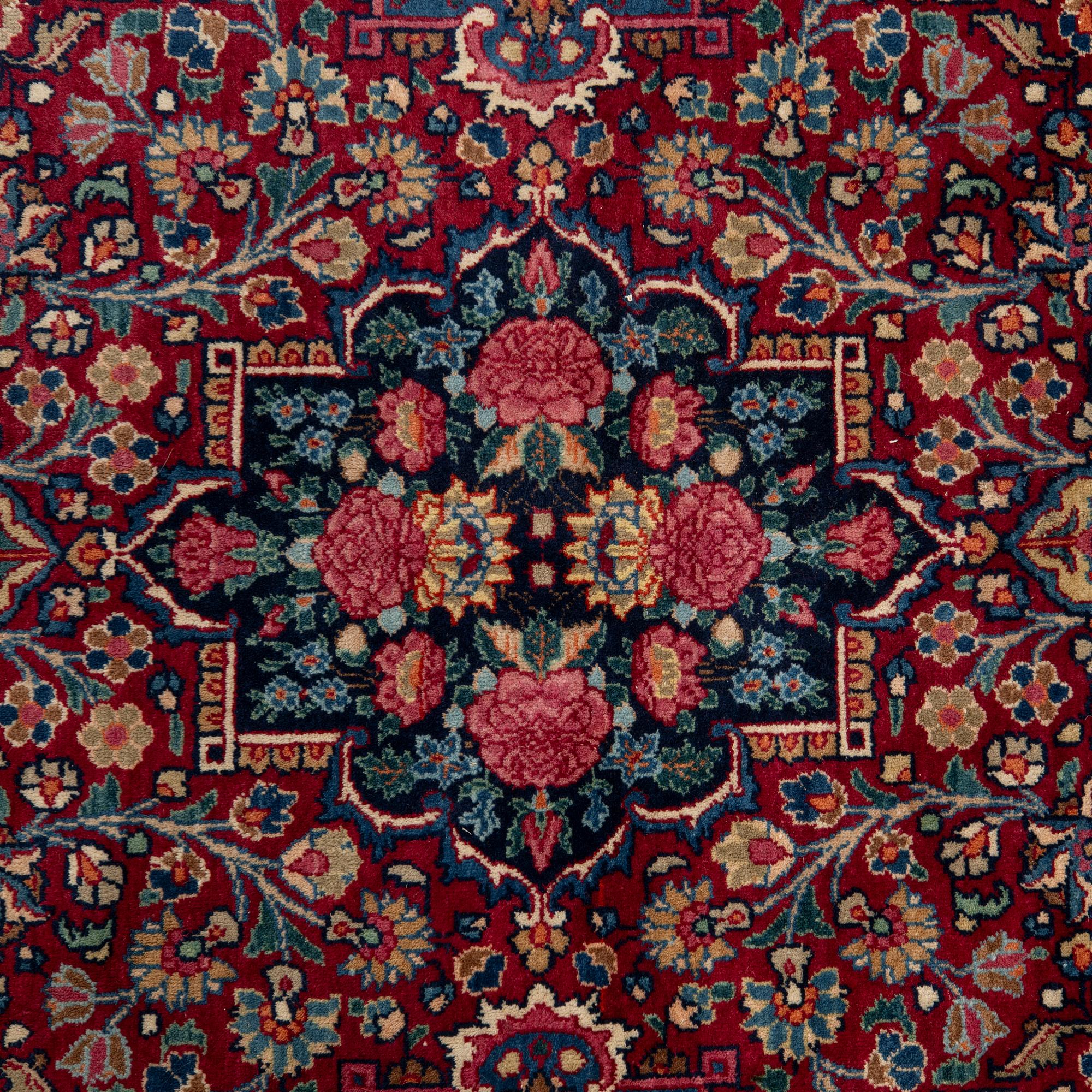 Matta, semiantik Meshed, Östra Persien, signerad Ghazi Khan 410 x 310 cm.