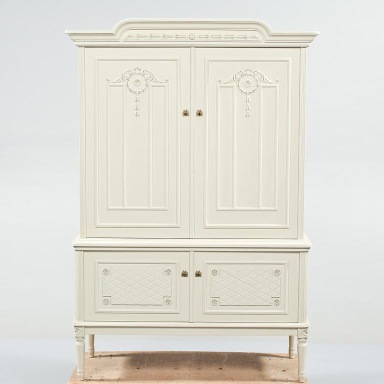 SKÅP, gustaviansk stil, 1900-talets andra hälft.