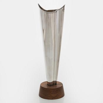 Tapio Wirkkala, vas, sterlingsilver och palisander, TW 228, "Liekki" (Flamma), Kultakeskus, Tavastehus.