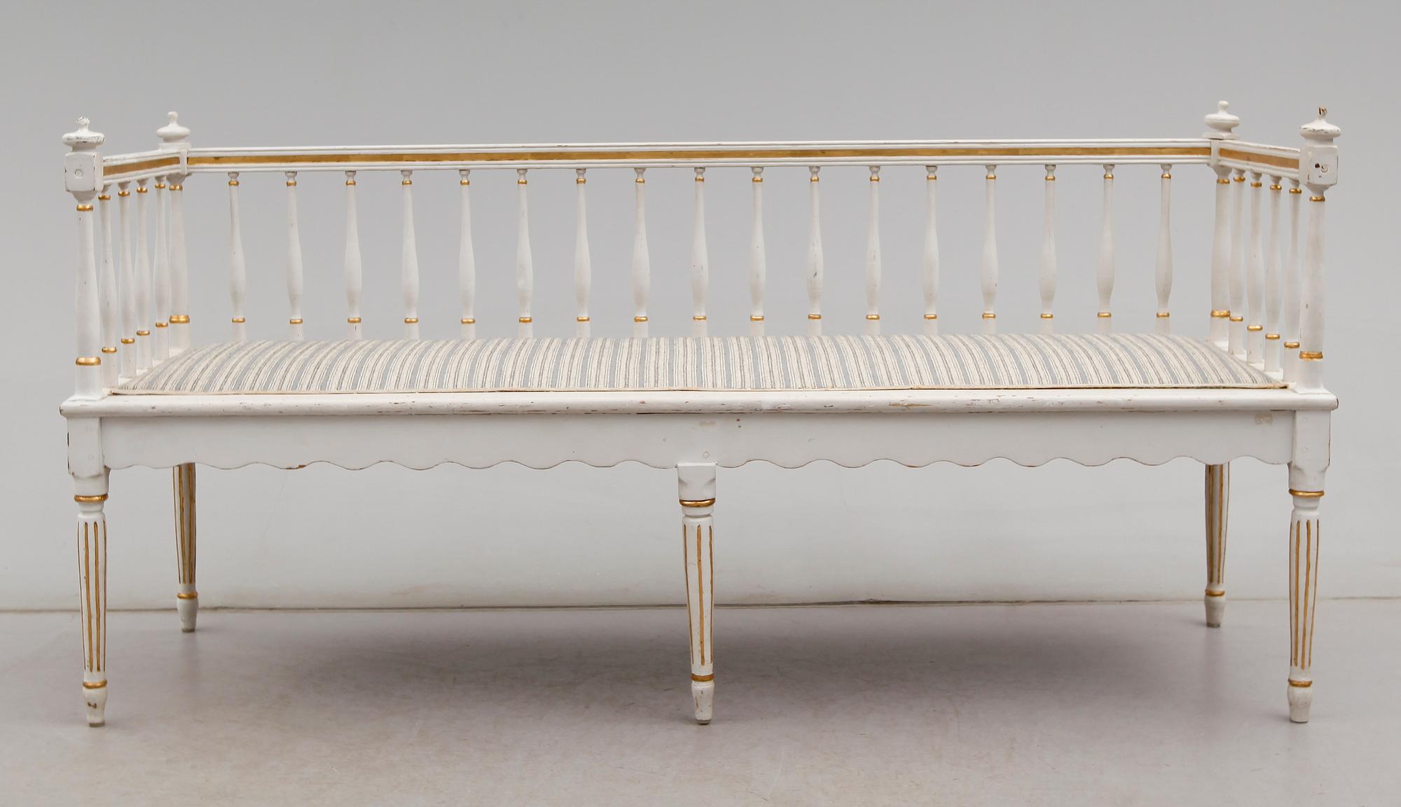 SOFFA, sengustaviansk, omkring år 1800.