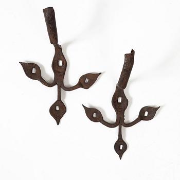 A pair of wrought iron renaissance-type appliques, 16th / 15th century.