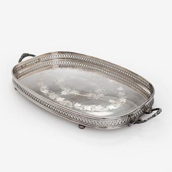 Bricka, försilvrad, England.