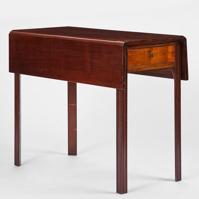 A late gustavian mahogny table.