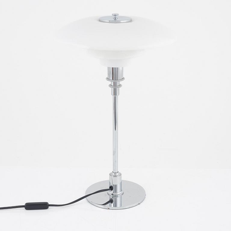 Poul Henningsen, table lamp, "PH 3/2", Louis Poulsen, Denmark.