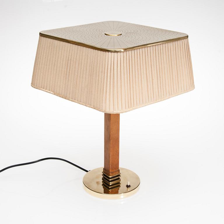 BORDSLAMPA, Paavo Tynell, tillverkad av Taito Oy, 1940-tal.