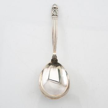 Johan Rohde, uppläggningssked, "Konge/Acorn", sterlingsilver  Georg Jensen Danmark.