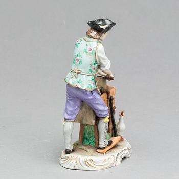 FIGURIN, Capo di Monte-liknande märke, porslin, 1900-tal.