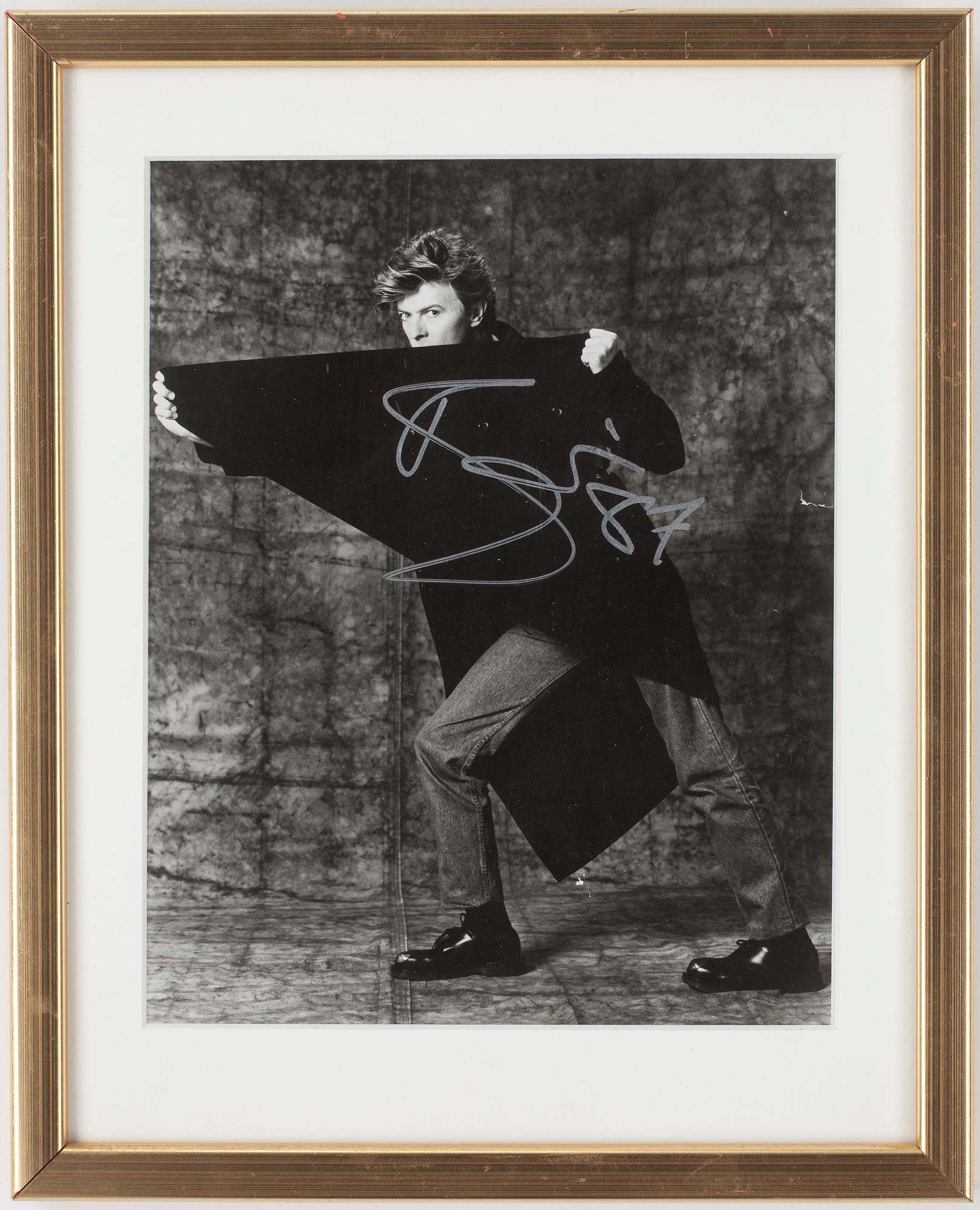 DAVID BOWIE, fotografi med autograf, daterad -87.