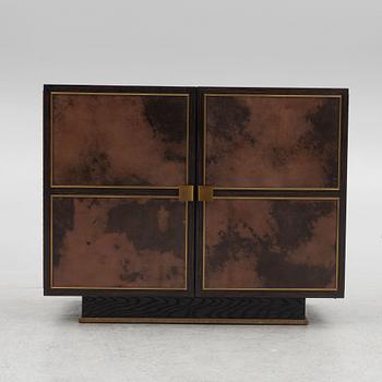 Julian Chichester, a contemporary 'Lille Short Cabinet'.