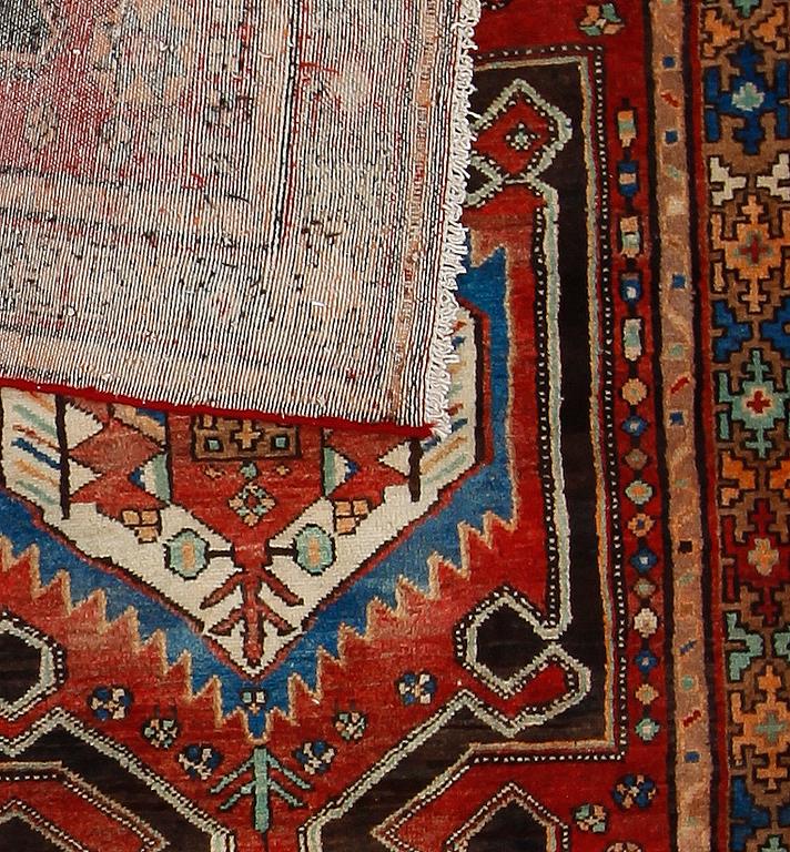 MATTA, Hamadan. Ca 295x128 cm.