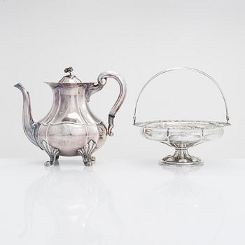 A silver coffee pot and bread basket, Kultakeskus, Hämeenlinna 1947 and 1934.