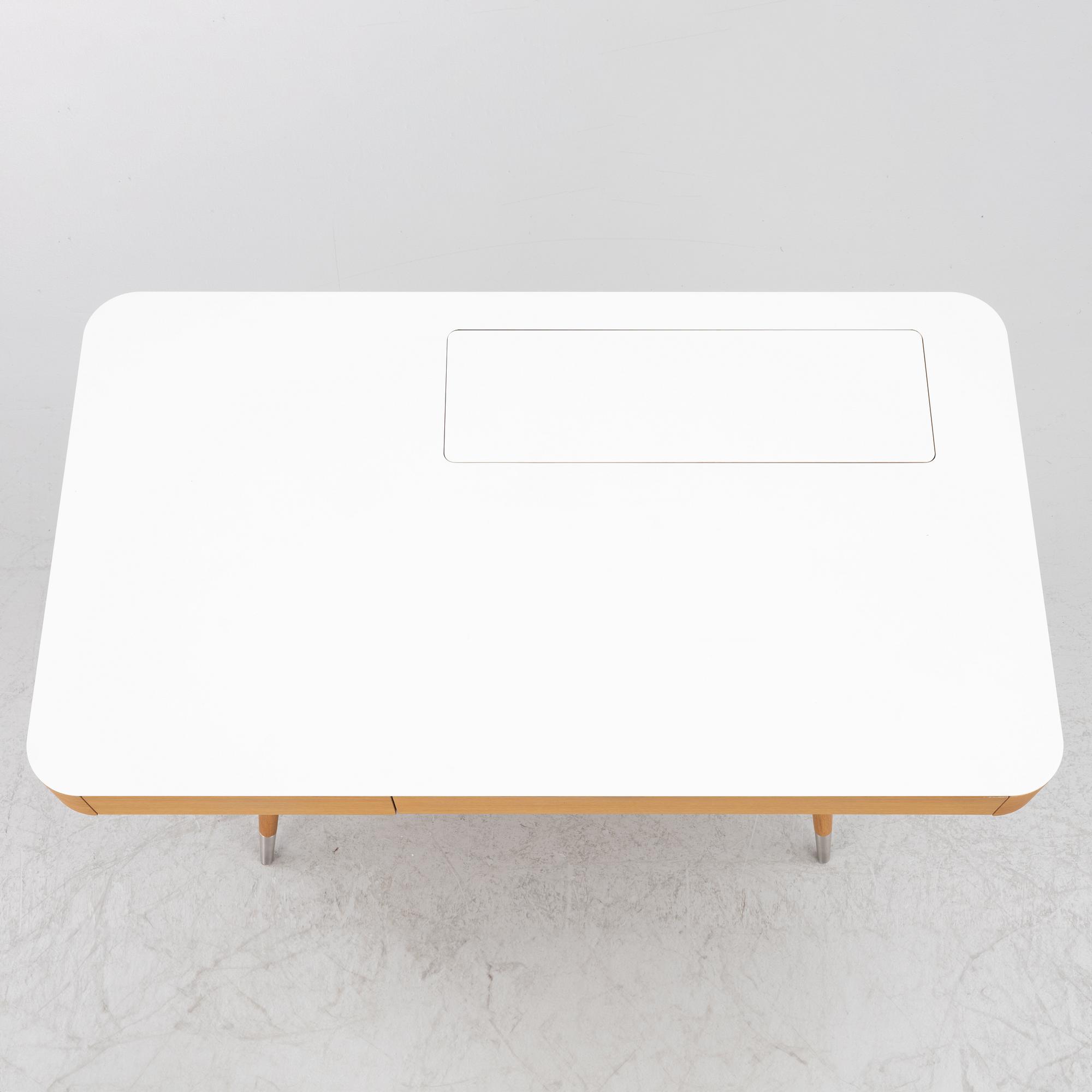 Nissen & Gehl, skrivbord modell "1330", samt stol,  Naver Collection, Danmark.