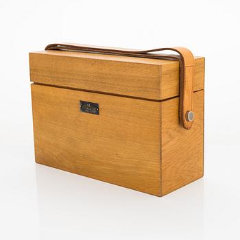 Kaj Franck, A liquor box, 'Napakymppi', for Nuutajärvi Notsjö Finland 1961-1968.