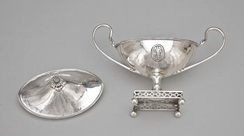 SOCKERSKÅL, silver, sengustaviansk stil, mellaneuropa, 1900-tal. Tot vikt ca 230 gram.