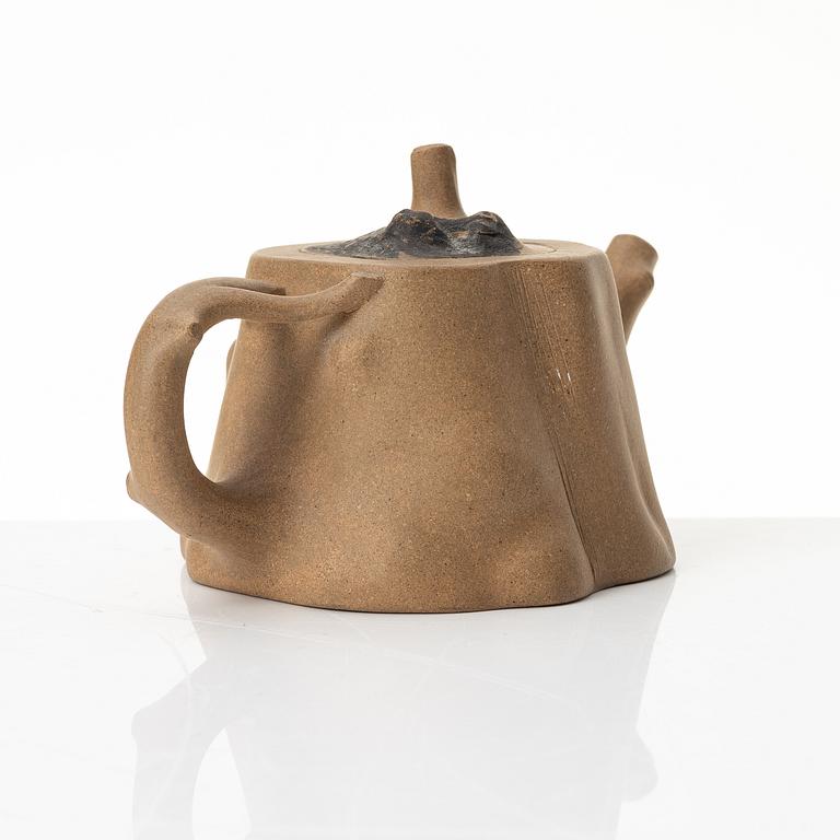 Zhou Dingfang, A 'gongfu' yellow yixing teapot, China, 1980s.