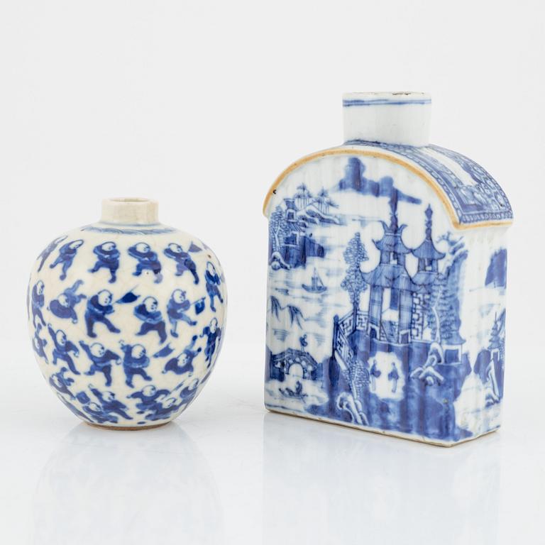 Two boxes, a tea caddy and a vase, China 18-20th century.