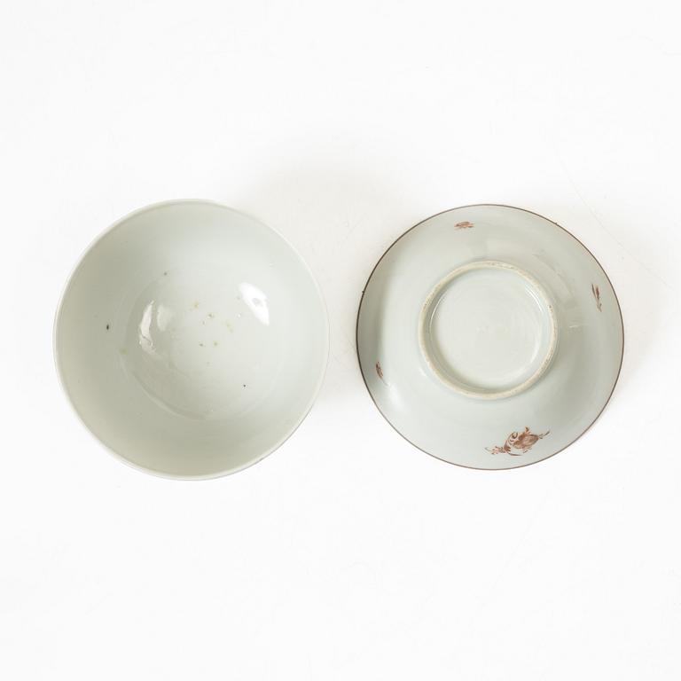 Four porcelain cups with saucers, China, Qing dynasty, late 18th century/around 1800.