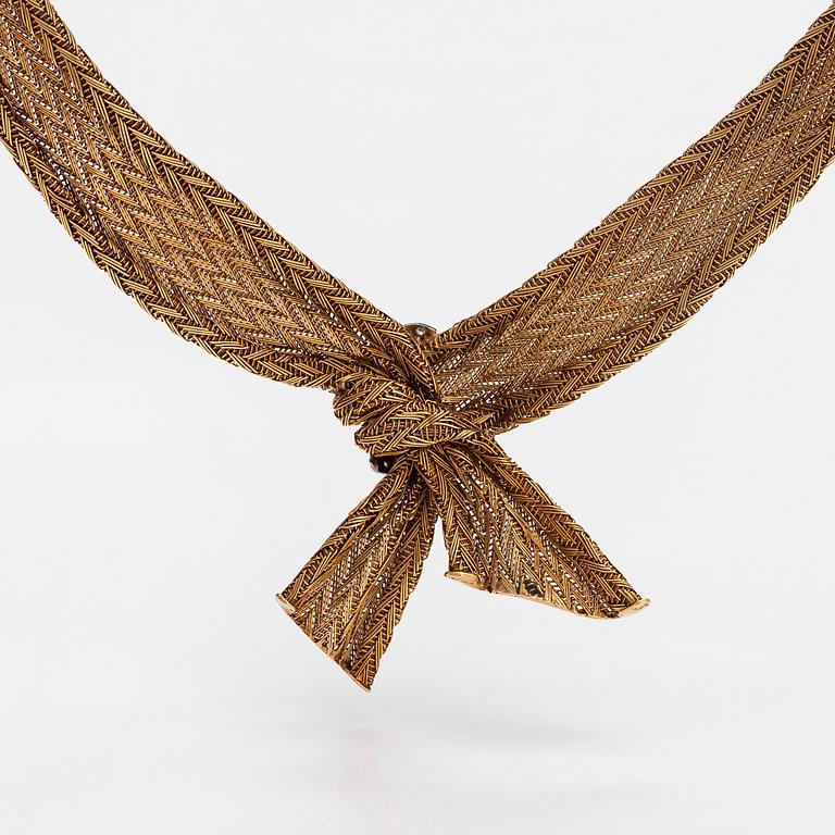 Halsband och armband, 18K guld och diamanter ca 0.40 ct tot. Frankrike 1900-talets senare hälft.