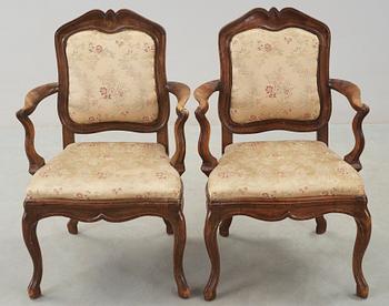 KARMSTOLAR, ett par, mahogny, Europa, nyrokoko, 1800/1900-tal.