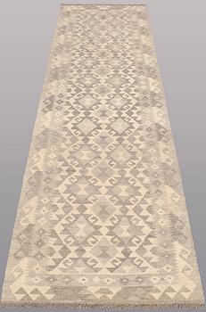 GALLERIMATTA, Kelim, ca 290 x 83 cm.