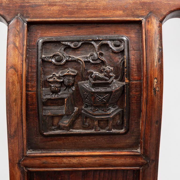 KARMSTOLAR, ett par, hardwood. Kina, tidigt 1900-tal.